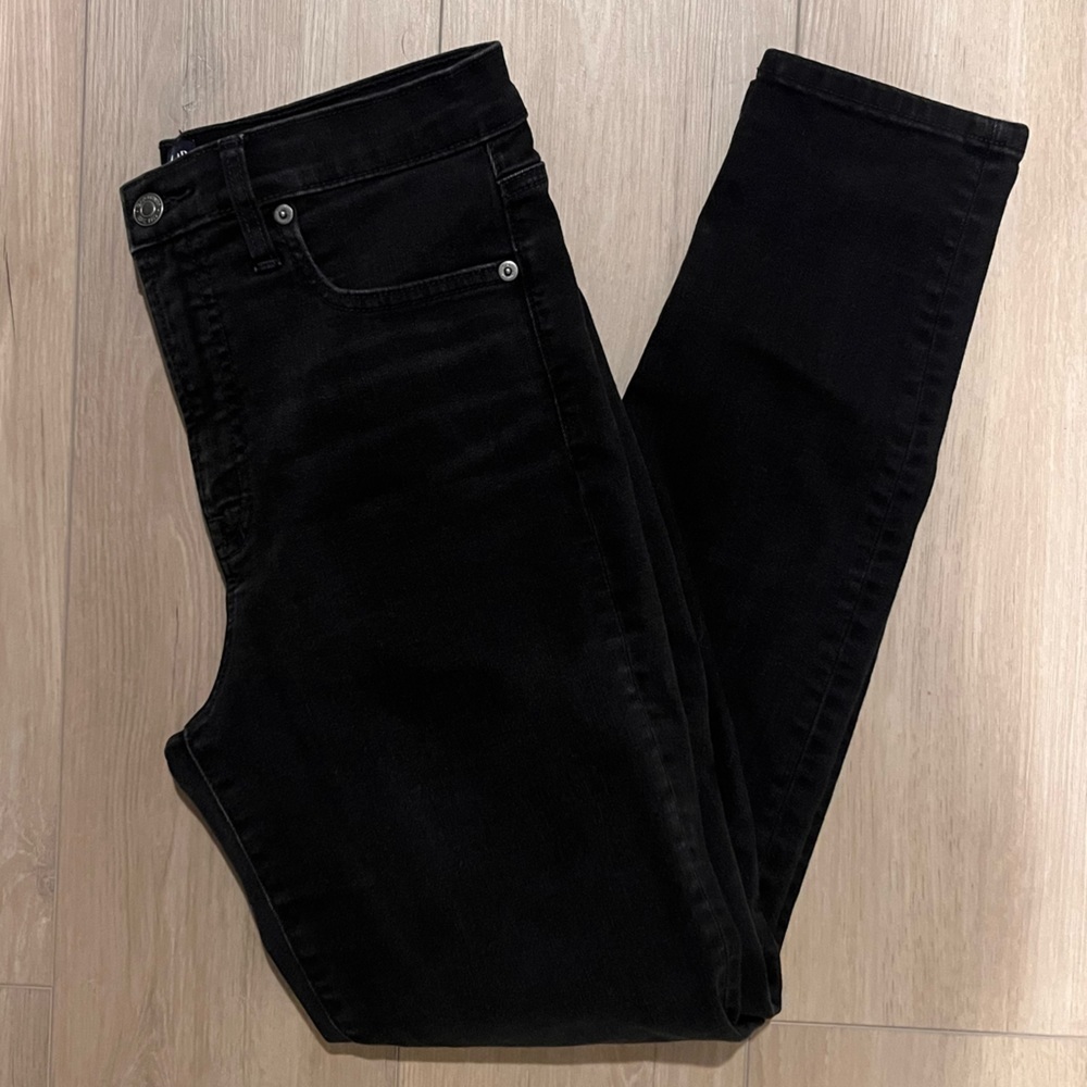 Gap true skinny jeans black 8/29R gently used high rise